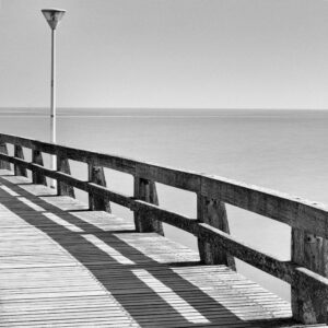 Lamp with leading line